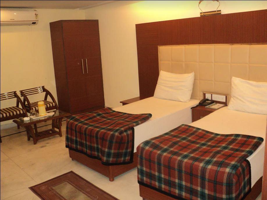 Hotel Swagat Palace Bhiwadi Esterno foto