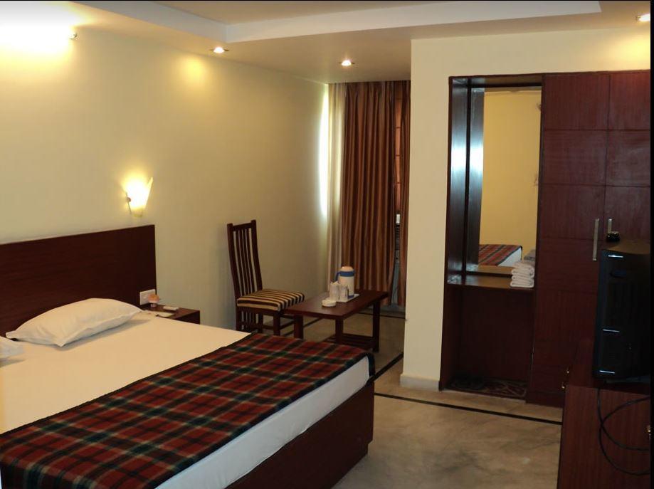 Hotel Swagat Palace Bhiwadi Esterno foto